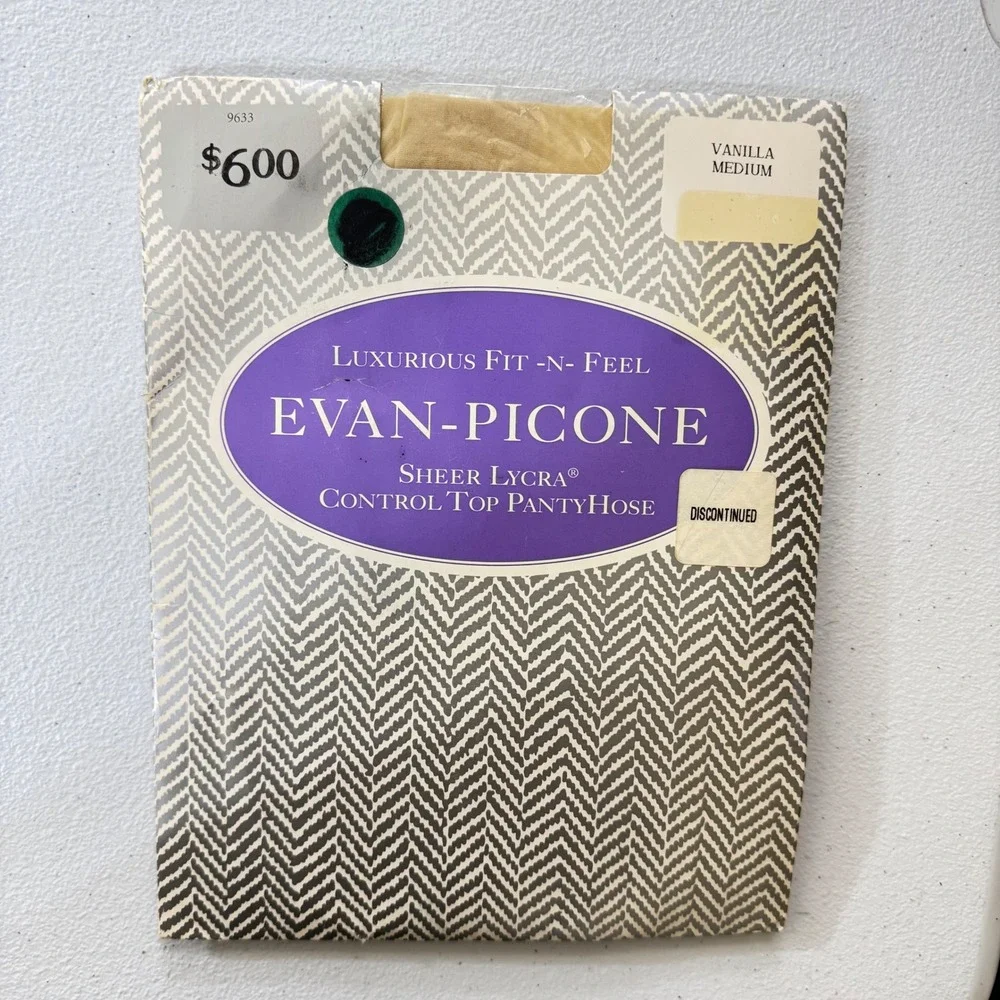 VTG 4*Evan Picone Sheer Lycra Control Top Pantyhose mostly Sz M Discontinued‎